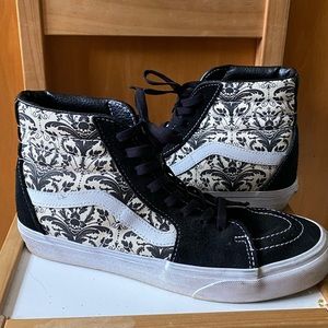 Vans- High tops. Size 8 Men/9.5 Women.